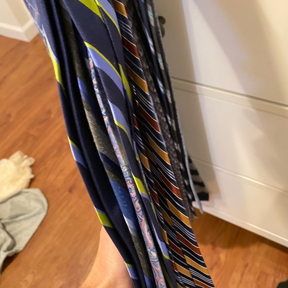 LOT OF 20 Mens Ties!! - Picture 2 of 6